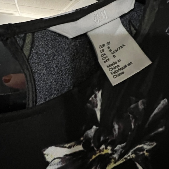 Floral jumpsuit, Size 8 - Picture 2 of 5